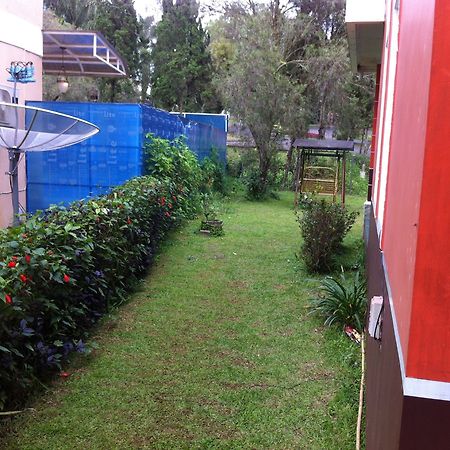 Villa Bukit Danau Lot 12 Cipanas  Eksteriør bilde